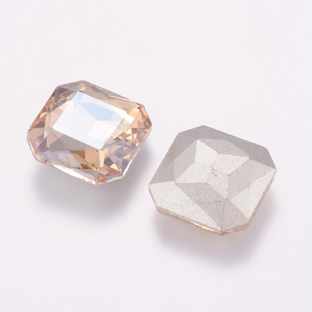 Kabošon sklo štvorec 18x18x6mm, 2 ks