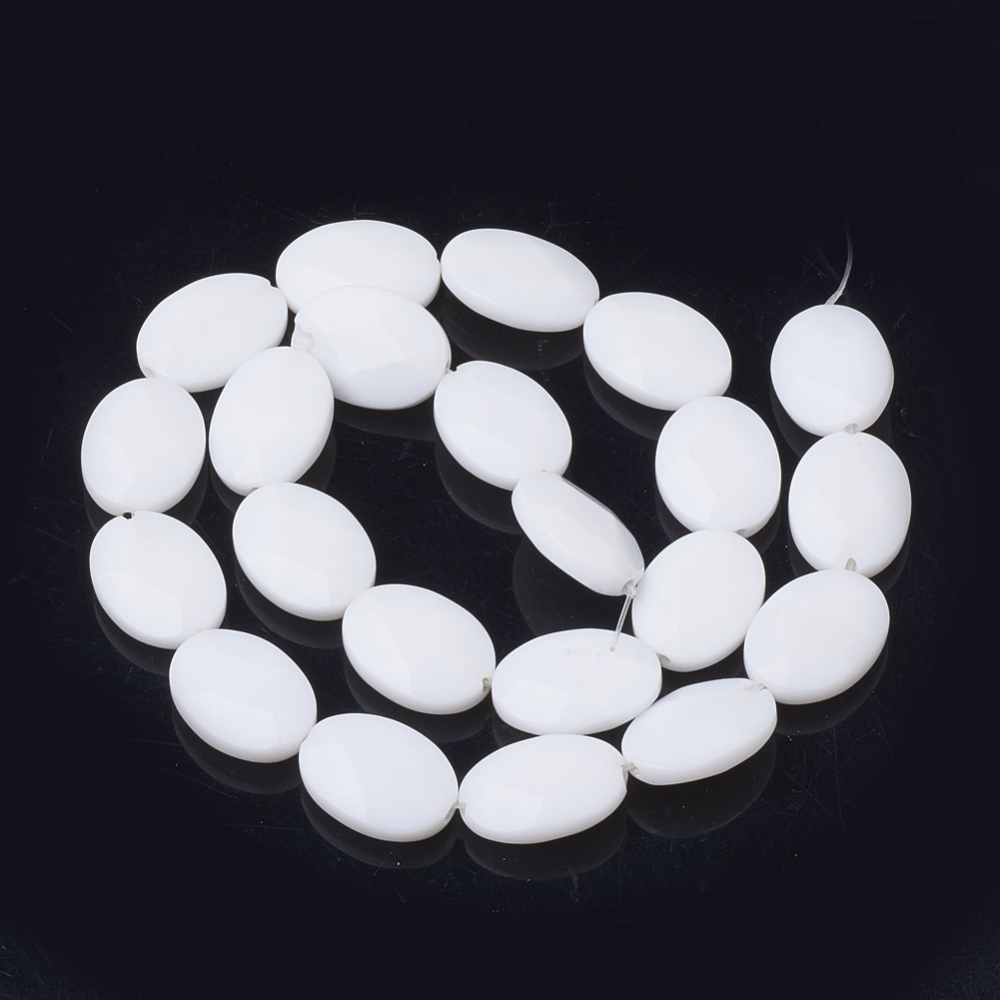 Jadeit korálky 18x13x5mm, 22 ks