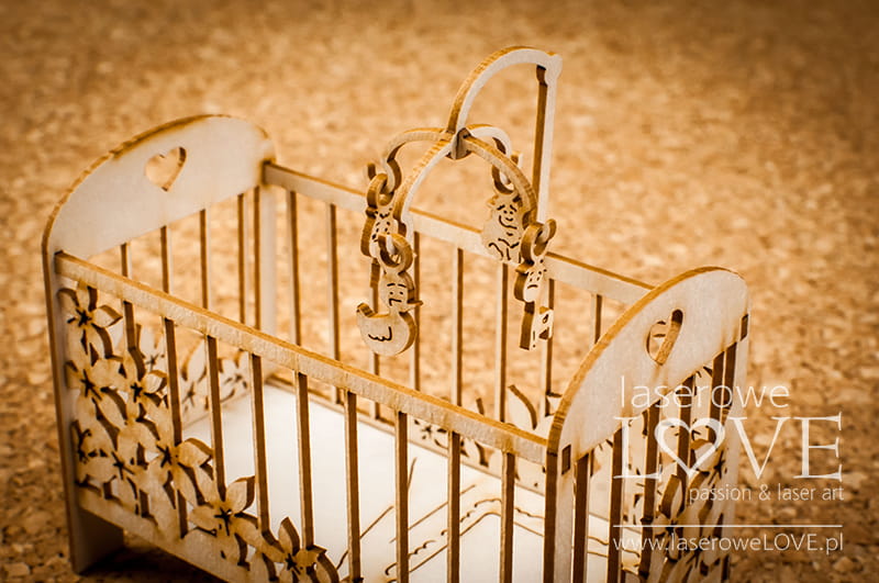 Výrezy z lepenky Kolotoč na postielku, 1 sada