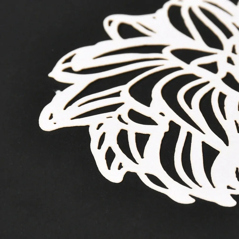 Papierové výrezy Kvety 6-8.75x4.7-7.2x0.01cm, 10ks/bal.