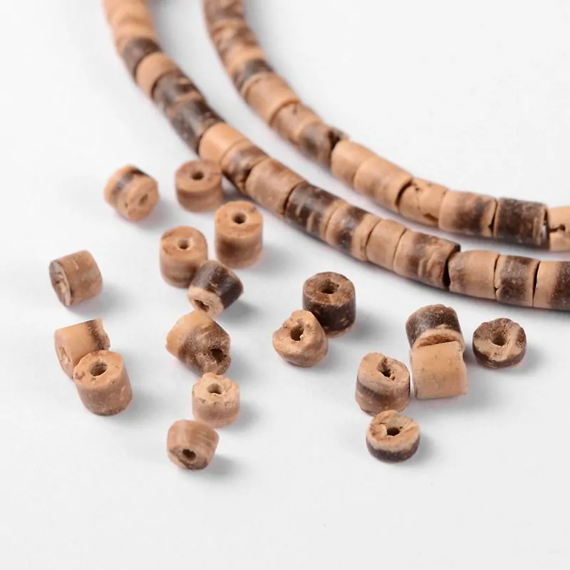 Korálky z kokosu 3x1.5-5mm, 208 ks