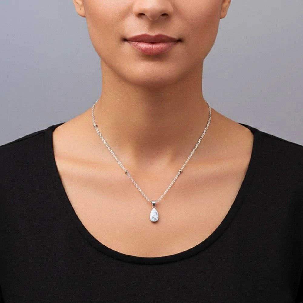 Howlit prívesok Slza 45x23x11mm, 1 ks