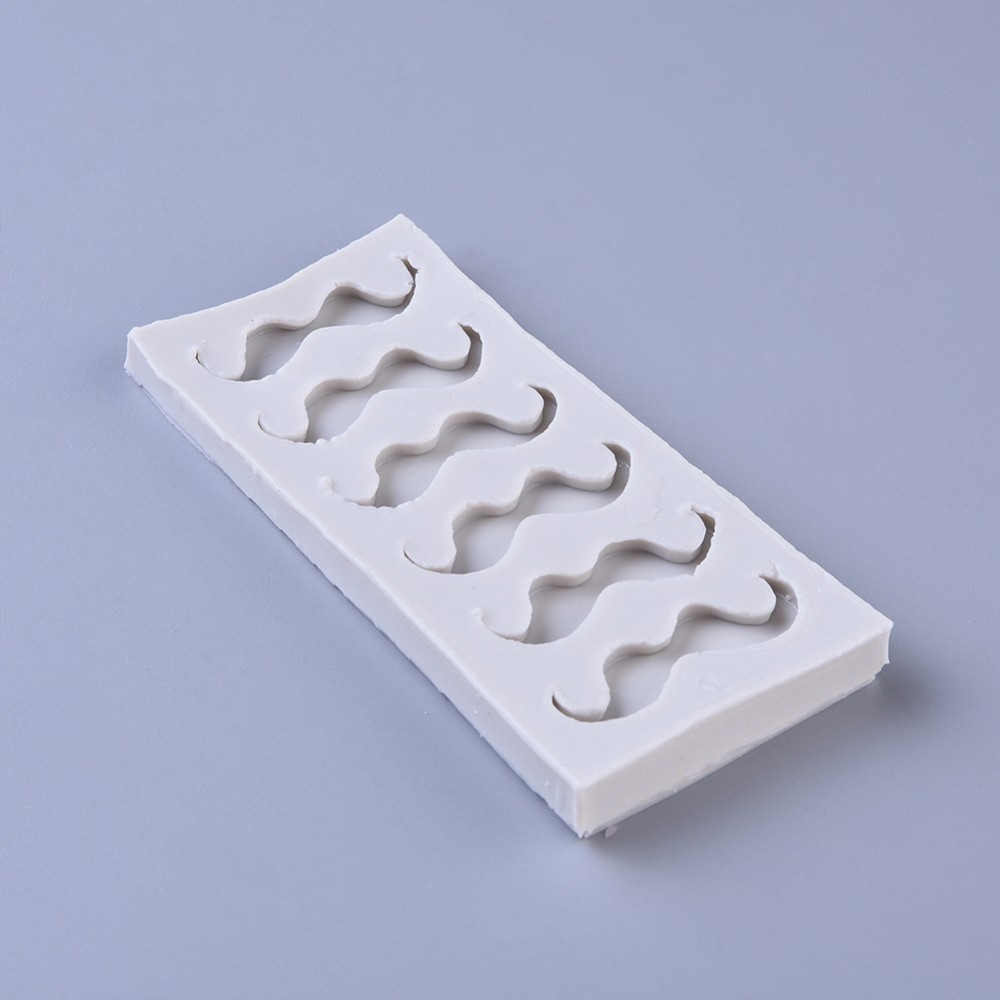 Silikónová forma Fúzy 107x49x6~10mm, 1 ks