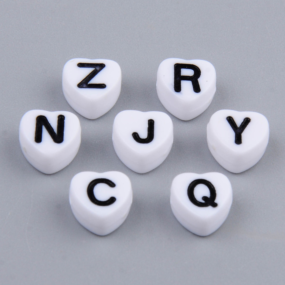 Plastové Korálky Srdiečka písmená 7x7x4mm, 10 g