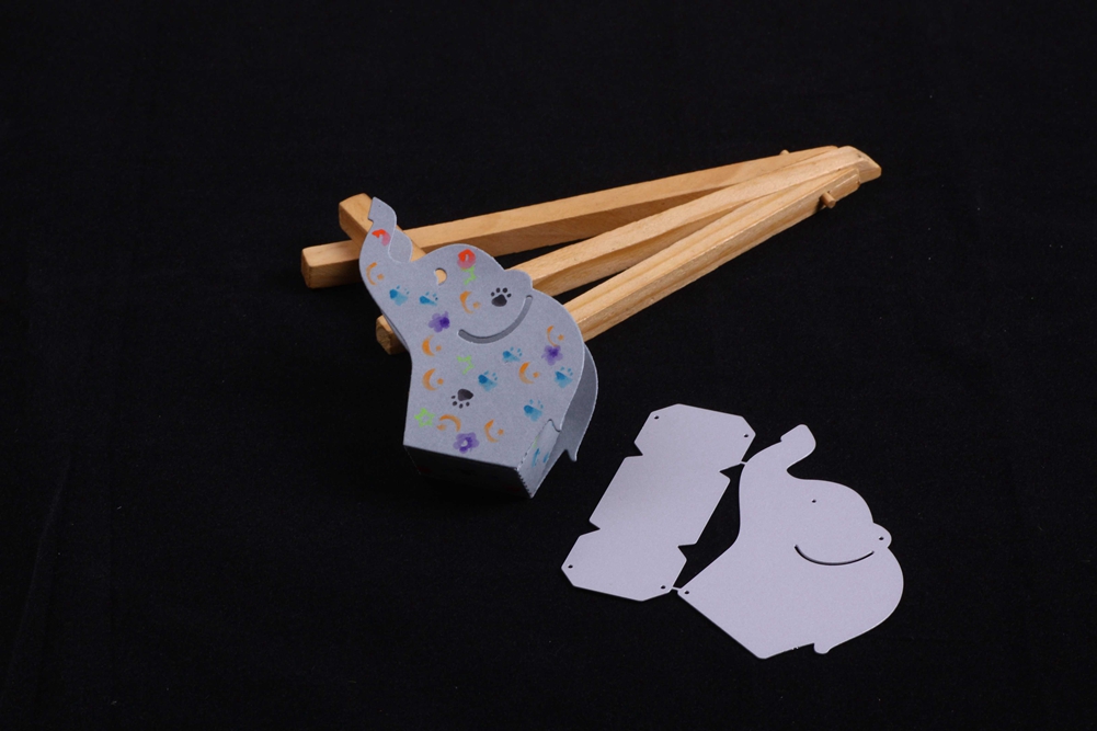 Vyrezávacia šablóna Krabička so slonom 92x85x0.8mm, 1 ks